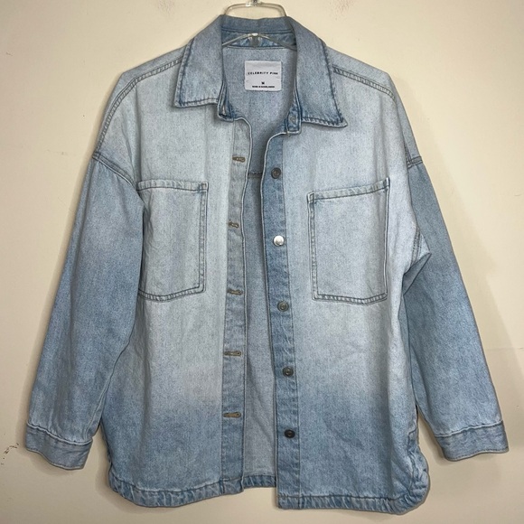 Celebrity Pink Shacket Light Wash Denim Button Front Size Medium - Picture 9 of 13